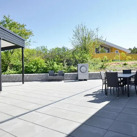 Gorgeous In With Kitchen Holiday home *