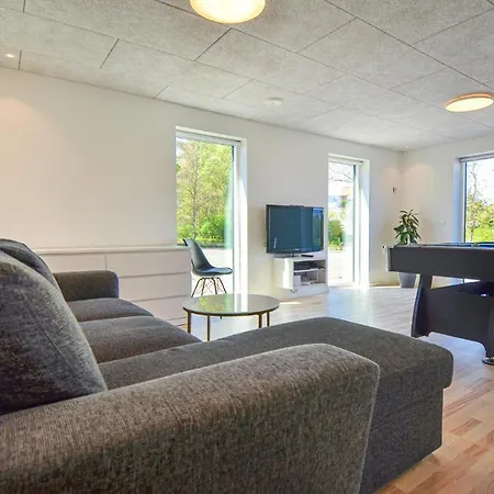 Gorgeous In With Kitchen Holiday home *